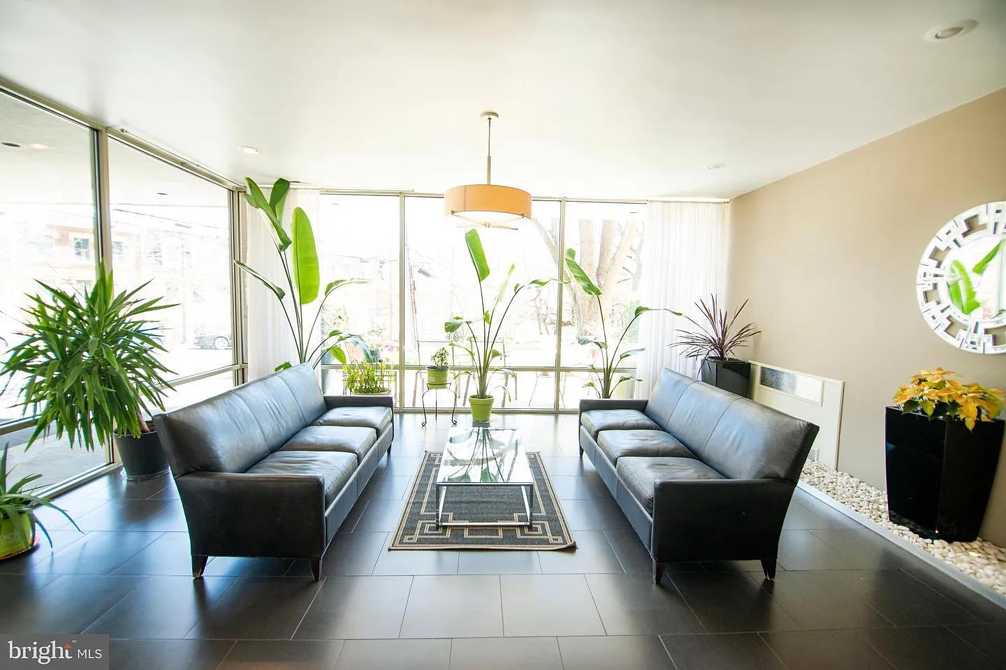 2 bed, 1016 sqft, $2,600 — Photo 2