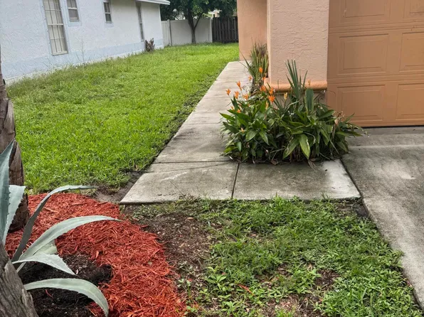 1364 Climbing Rose Ln, West Palm Beach, FL 33415