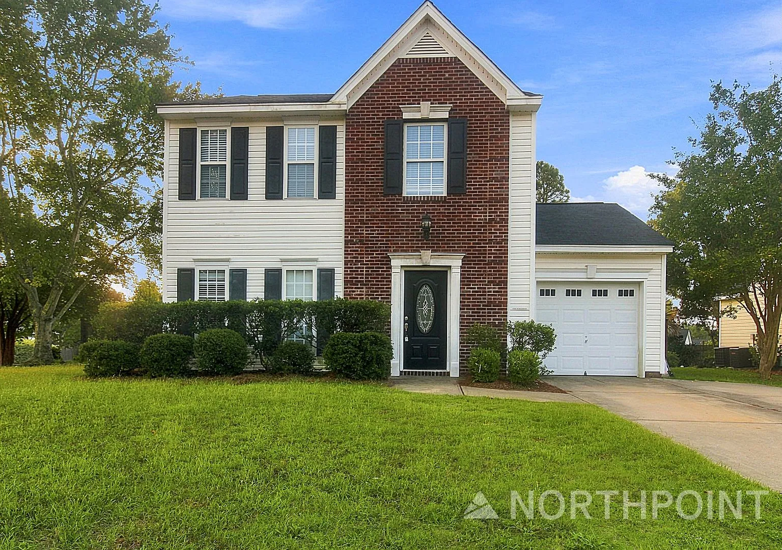 Single family home- 3 bedrooms — Photo 1