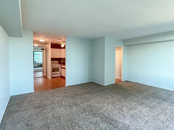 4th image of 3600 N Lakeshore Dr #1517