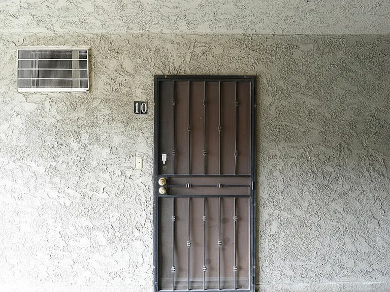 8101 Stewart & Gray Rd #10 — Photo 2