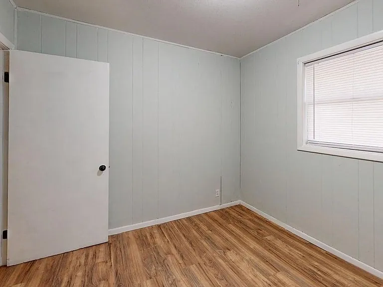 1613 Avalon Rd — Photo 25