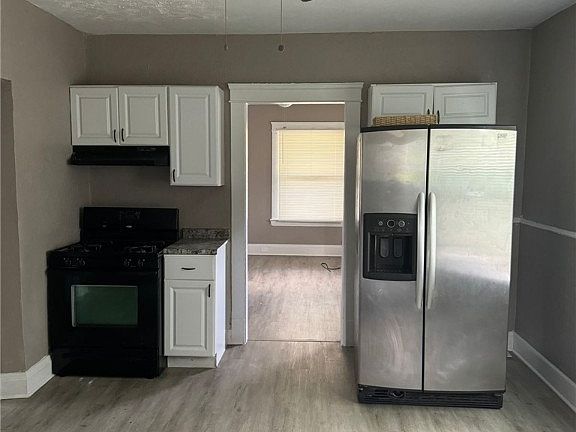 4th image of 4138 E 141st St