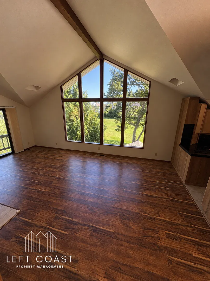 132 Salishan Drive - 1 — Photo 3