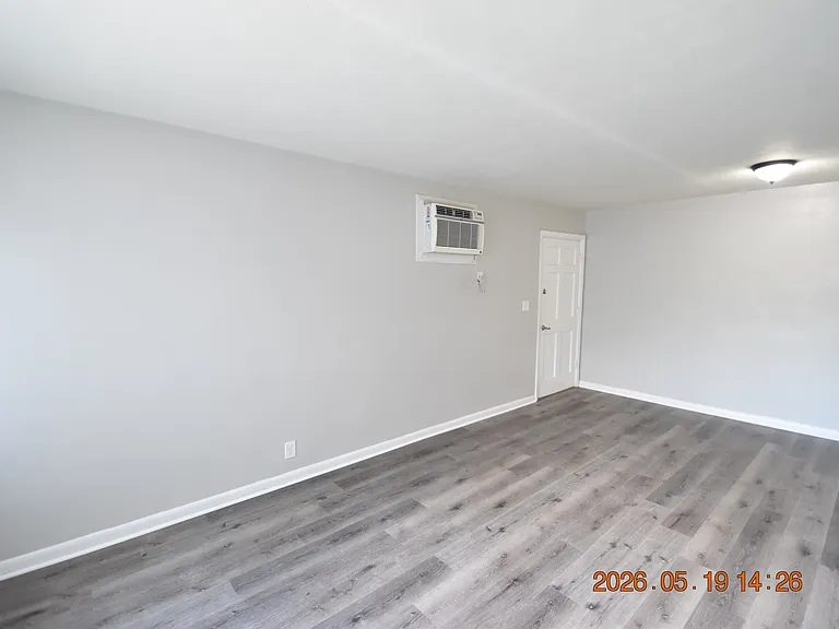 302 Danube Ave #5 — Photo 4