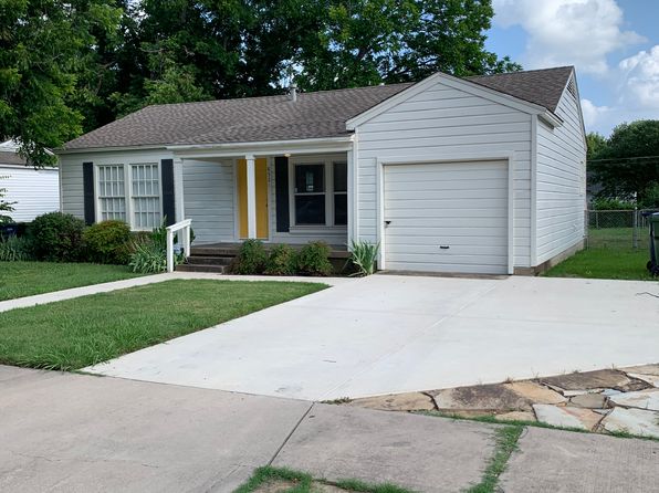 852 Holly Dr
