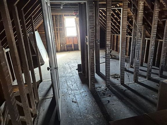 3rd image of 314 W Water St