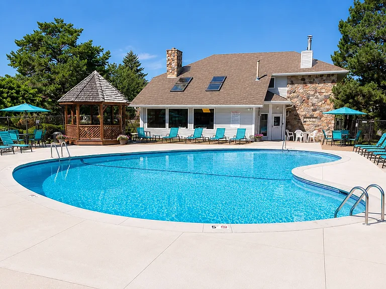 Community pool