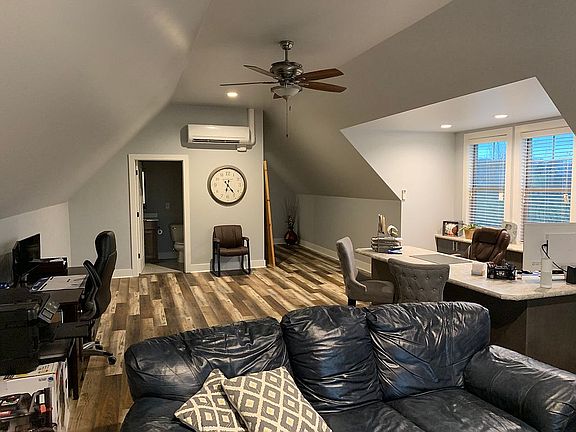 2nd image of 279 Harrowgate Dr