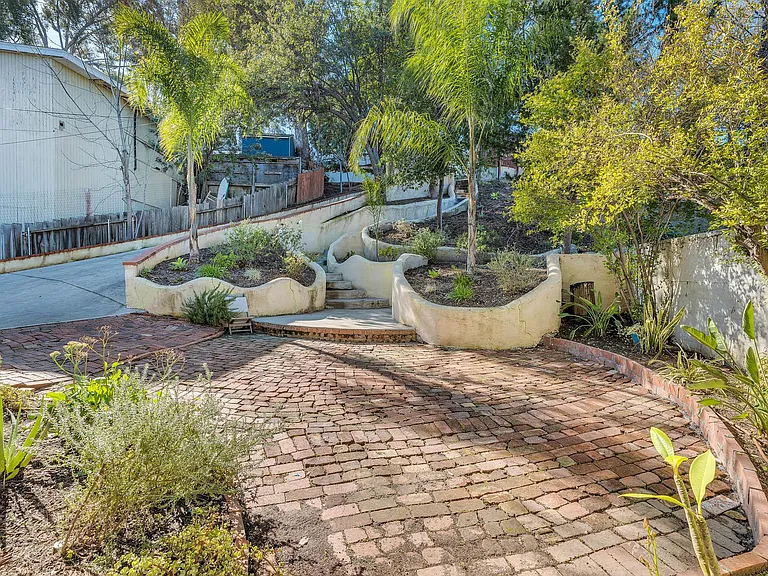 5338 Campo Rd — Photo 24