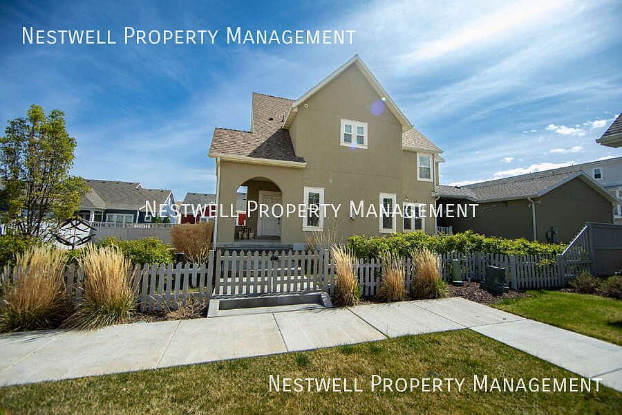 1st image of 10896 S Gresham Dr