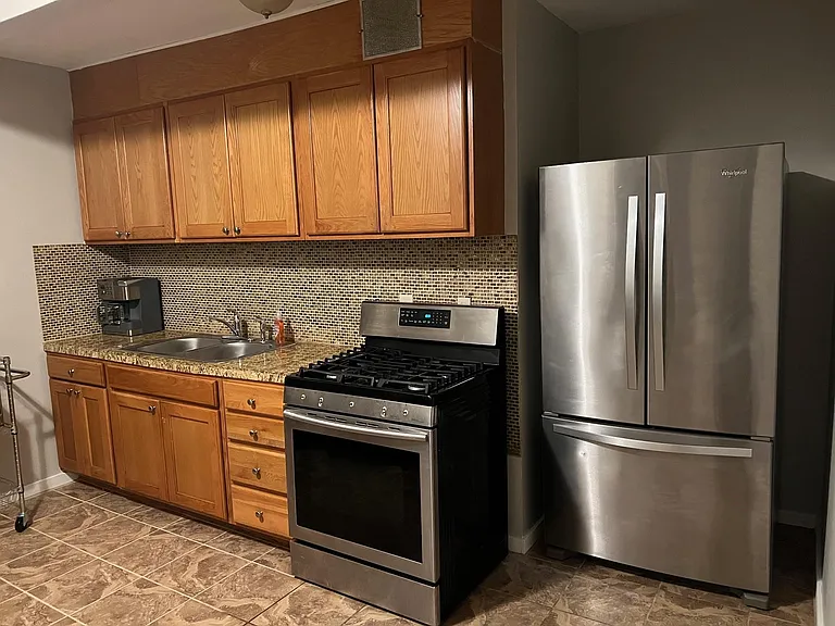 1226 SE Belmont St #4 — Photo 5