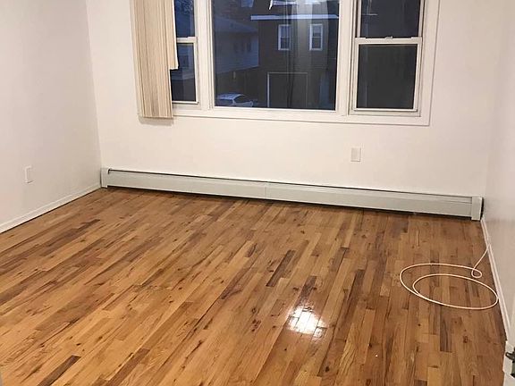 4th image of 21411 23rd Ave