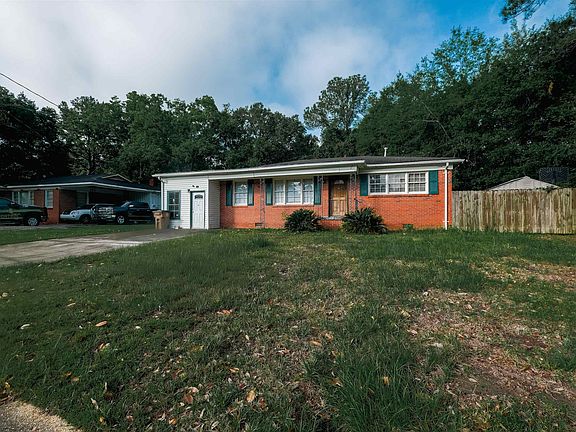 3rd image of 3157 Angus Dr S