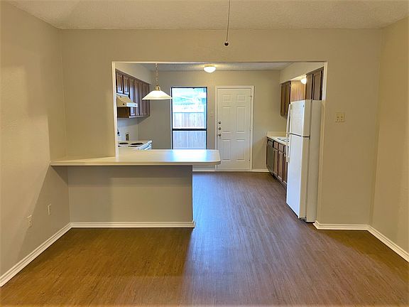 2nd image of 8518 Holly St