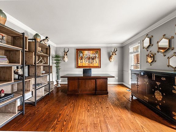4th image of 4 Holly Springs Ct