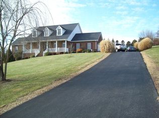 33500 Spring Hill Dr, Glade Spring, VA 24340