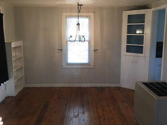 2nd image of 827 Forest St #A