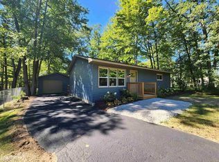 208 Widdis Dr, Prudenville, MI