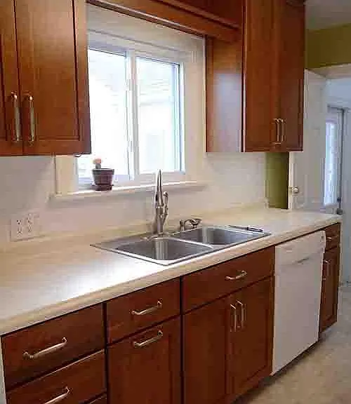 1683 N Longview St — Photo 3