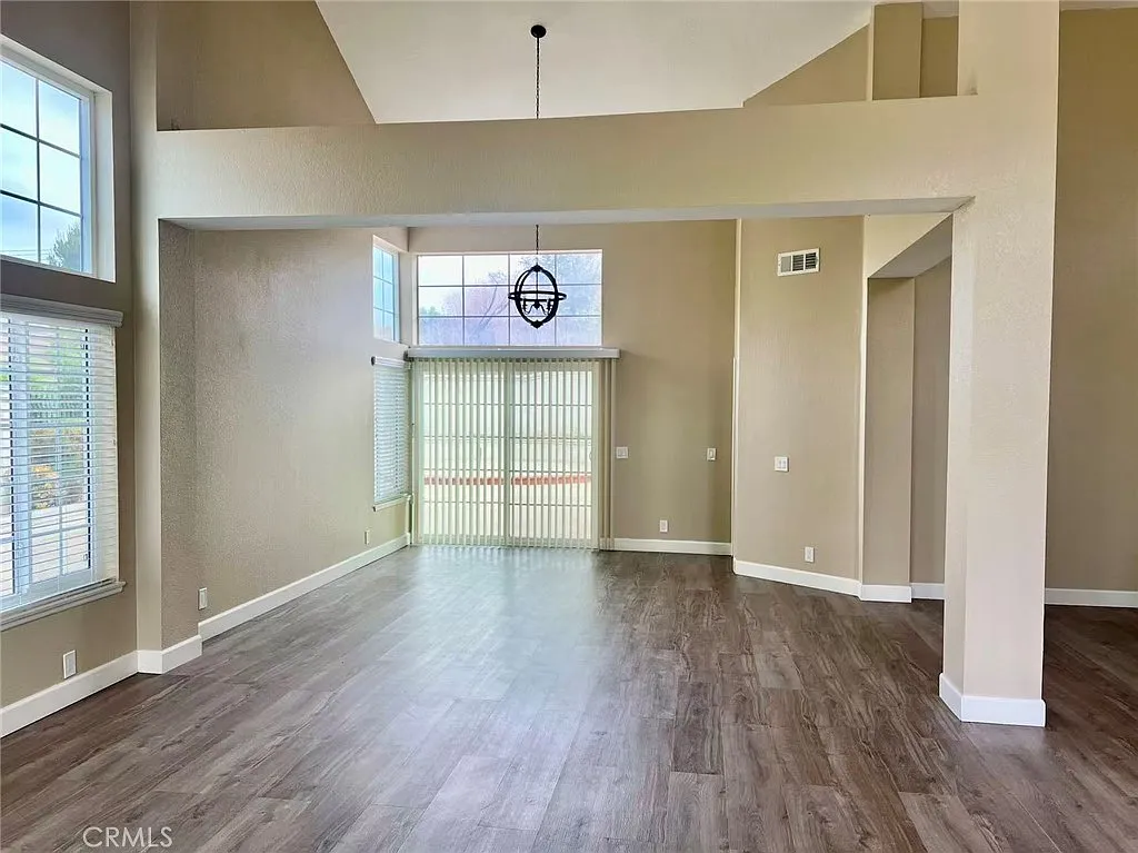 4 bed, 3.5 bath, 3196 sqft, $5,500 — Photo 3