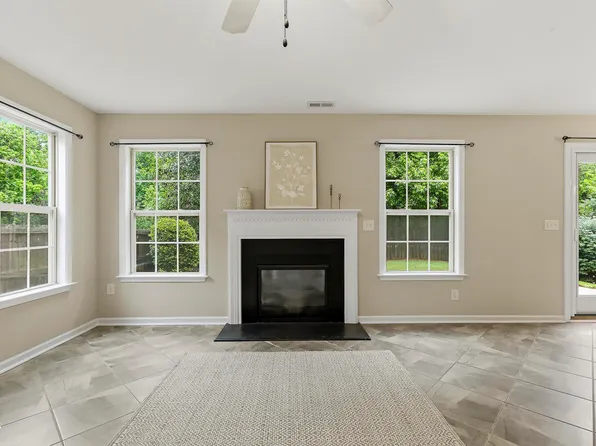 909 Steelhorse Dr, Fuquay Varina, NC 27526