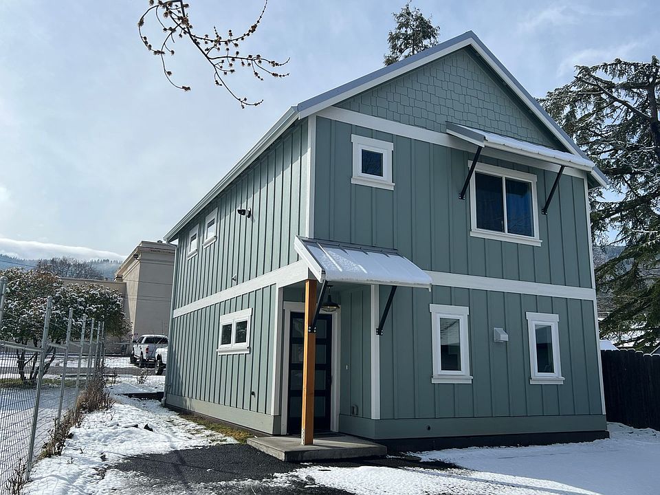 1st image of 878 Siskiyou Blvd