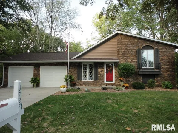 3727 Oakwood Cir, Taylorville, IL 62568