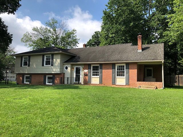 2nd image of 1962 Virginia Ln