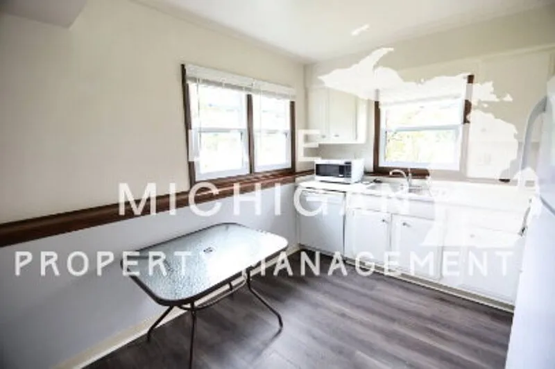 1 bed, 1.0 bath, $1,195 — Photo 2