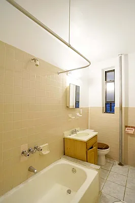 Rented by Bohemia Realty Group | media 18