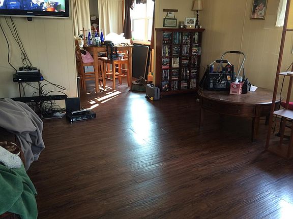 LR Allure floor/paint 