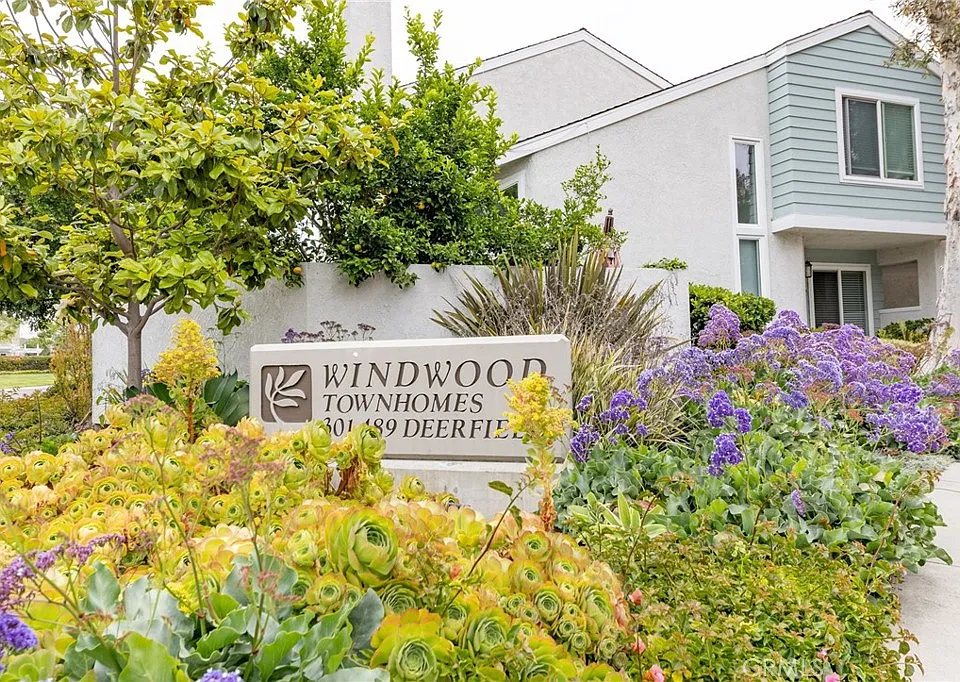 412 Deerfield Ave #114