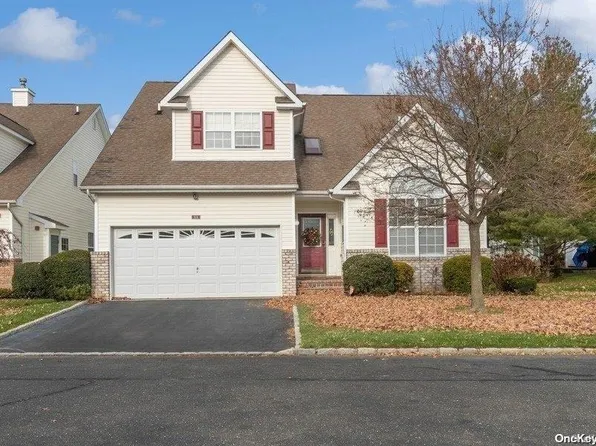 11 Tina Lane #11, Mount Sinai, NY 11766