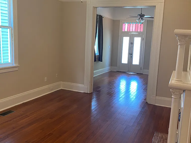 200 S Scott St — Photo 3