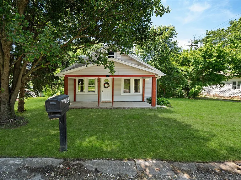 123 E Main St — Photo 2