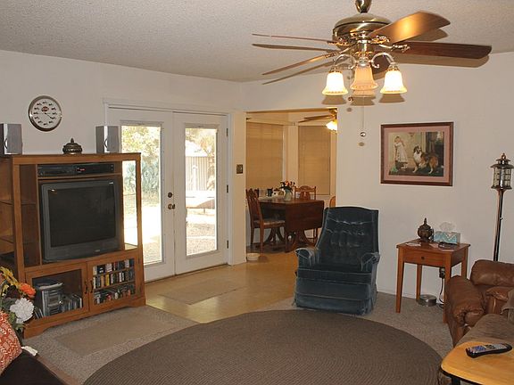 5th image of 2425 N Torrance Ave