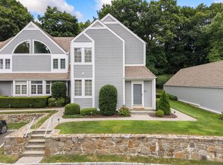 39 Hale Ln #39, Darien, CT 06820