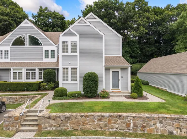 39 Hale Lane #39, Darien, CT 06820