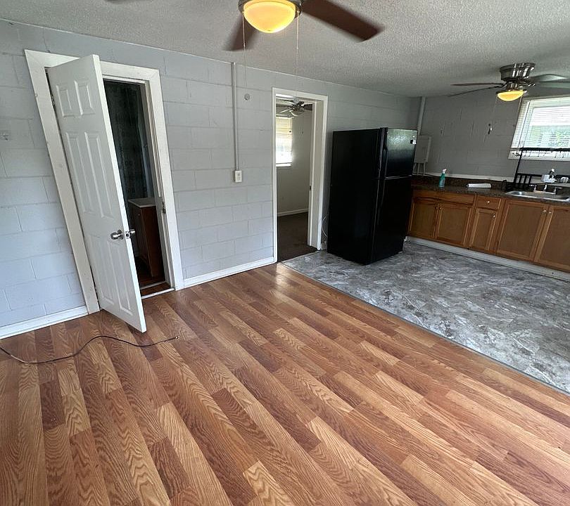 1st image of 2809 Goble St #1/2