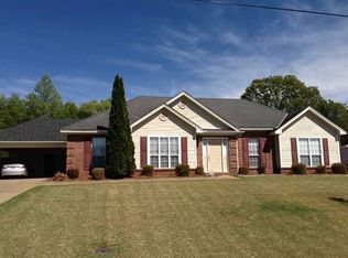 140 Old Orchard Loop, Deatsville, AL 36022