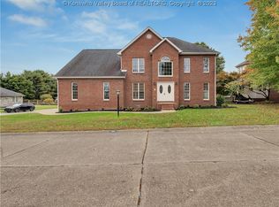 66 Muirfield Dr, Hurricane, WV 25526