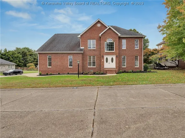 66 Muirfield Dr, Hurricane, WV 25526