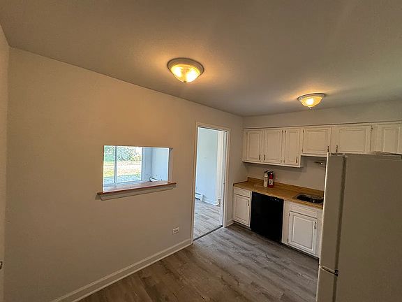 5th image of 90 Olesen Dr #1