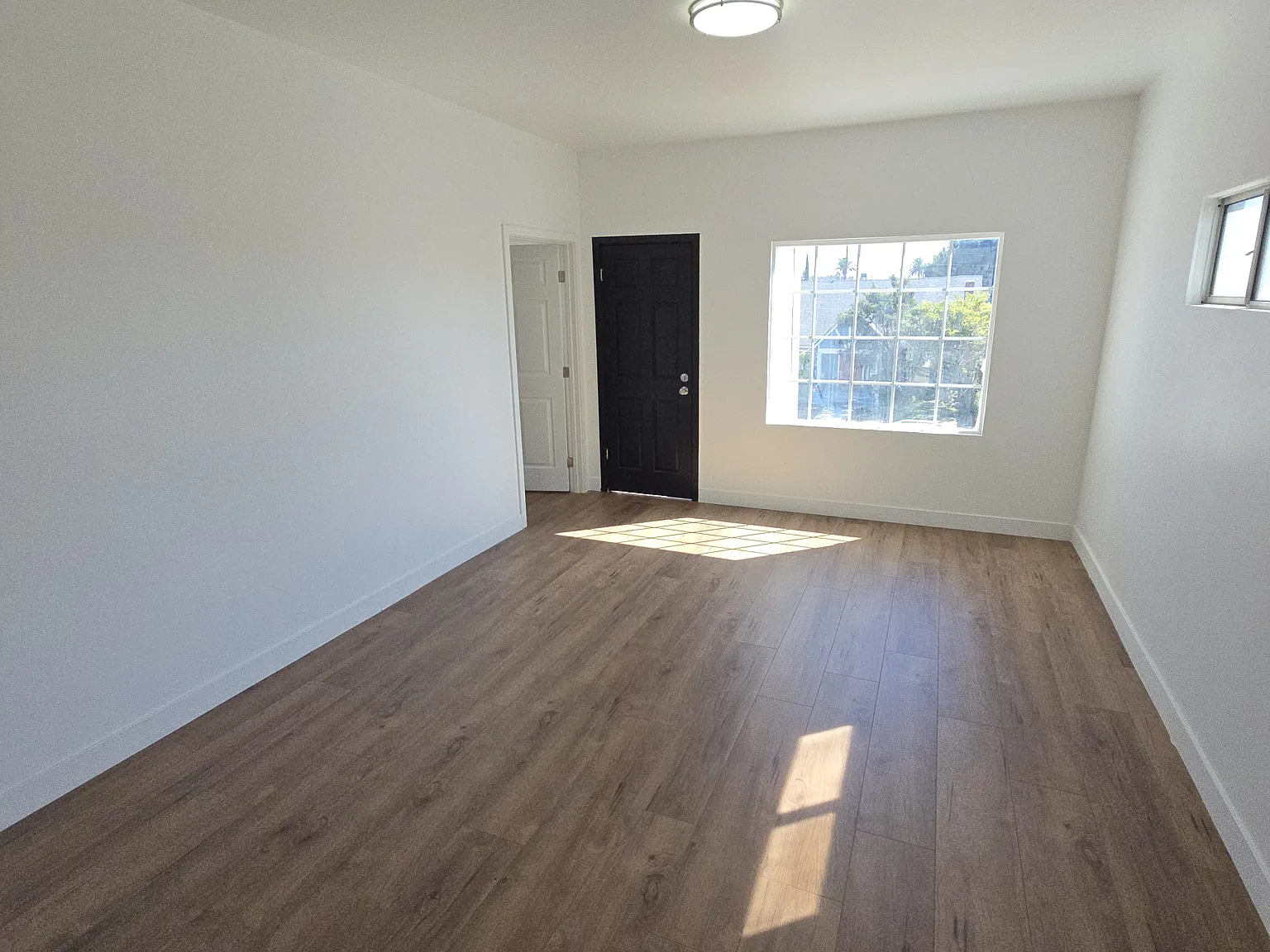 2 bed, 800 sqft, $2,600 — Photo 4