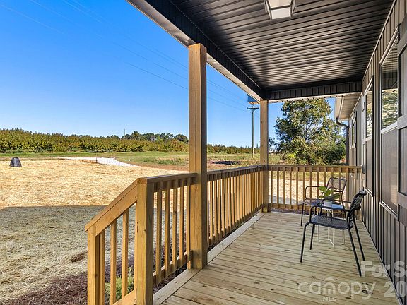 4th image of 179 Springlake Rd