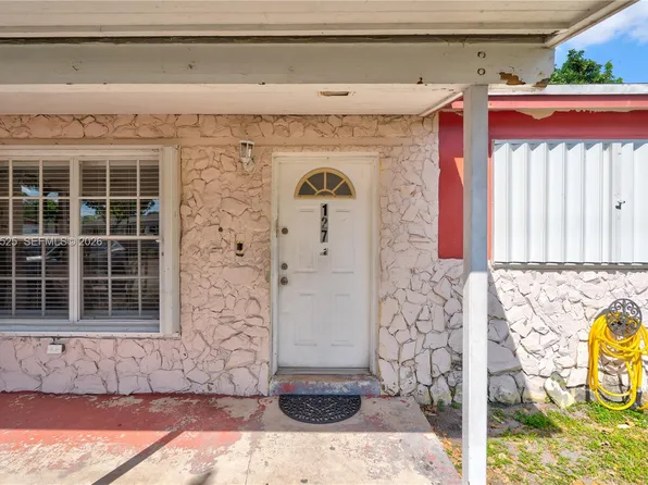 1271 NE 211th St, Miami, FL 33179