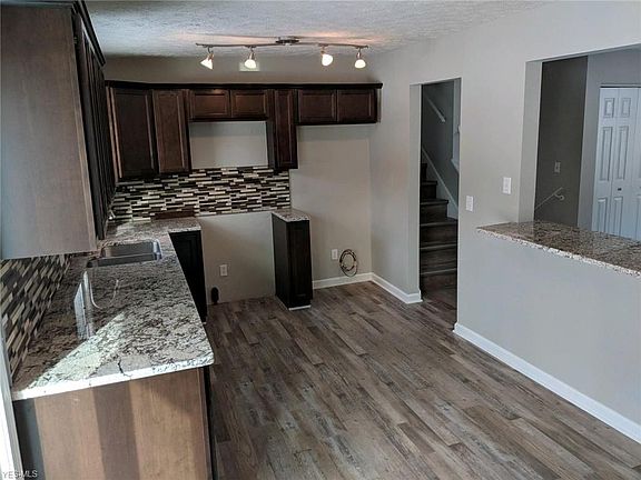3rd image of 3842 S Sunnyfield Dr