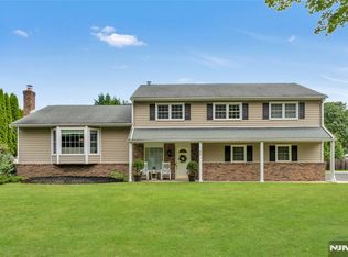 816 Allison Dr, River Vale, NJ 07675