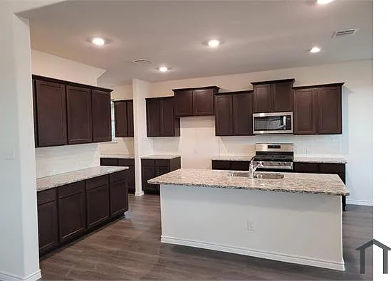 2617 Hancock Ln — Photo 2